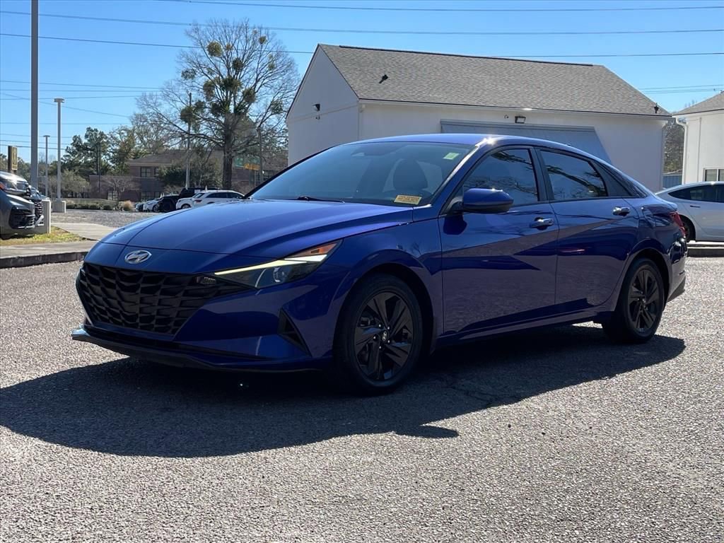 Used 2022 Hyundai Elantra SEL image 29
