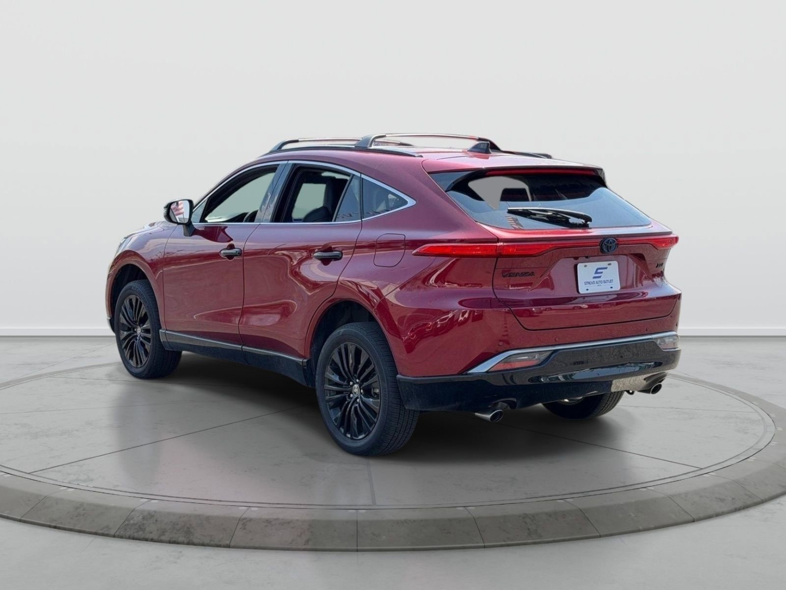Used 2024 Toyota Venza Nightshade image 5