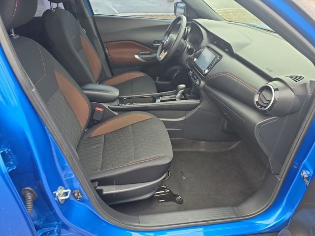 Used 2023 Nissan Kicks SR image 18