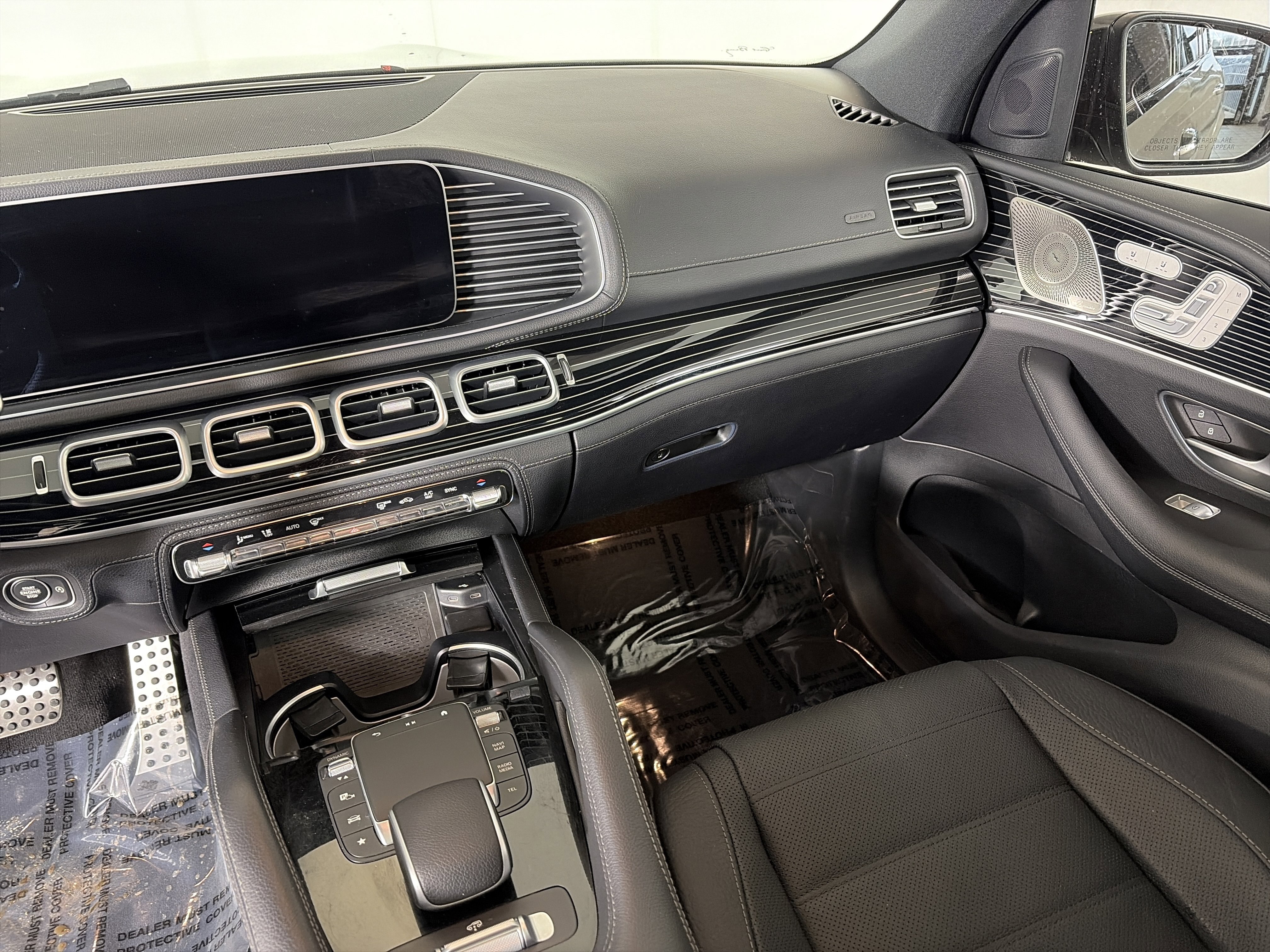 Used 2024 Mercedes-Benz GLS 580 4MATIC image 4