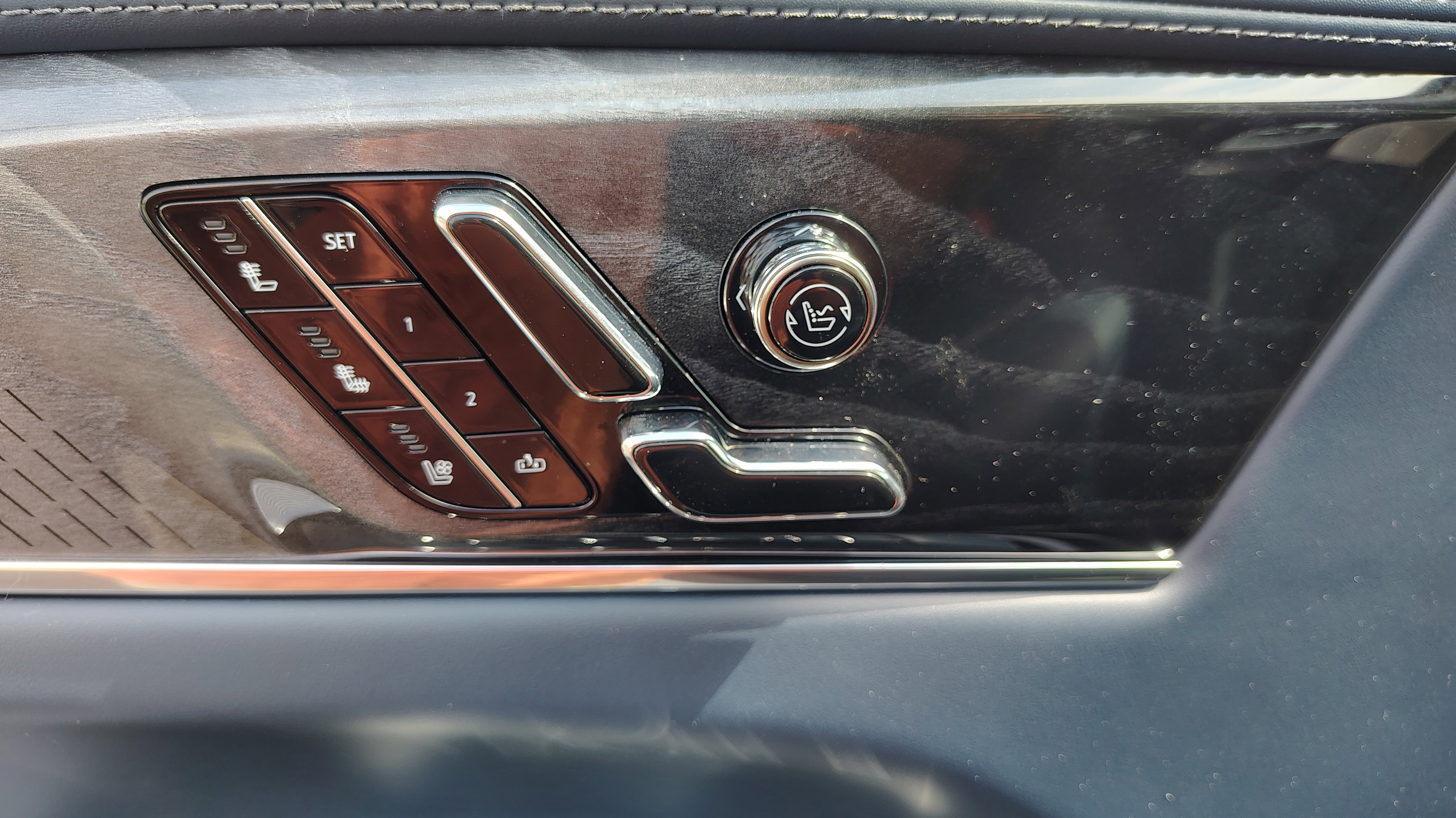 New 2025 Cadillac Escalade IQ Luxury 2 image 11