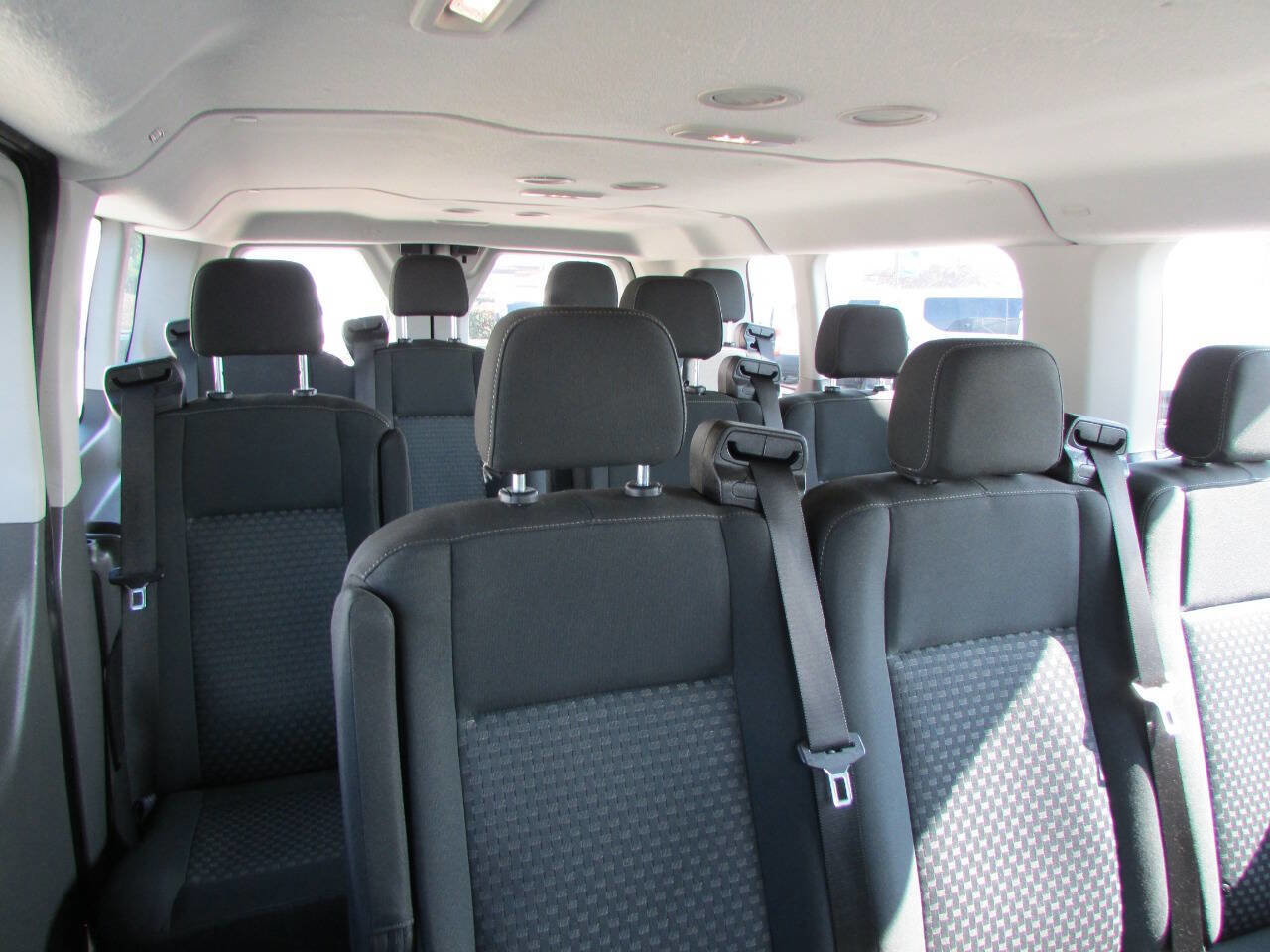 Used 2023 Ford Transit 350 XLT image 28