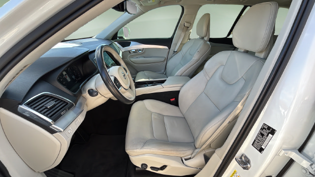 Used 2017 Volvo XC90 T6 Momentum w/ Vision Package AWD/4WD image 18