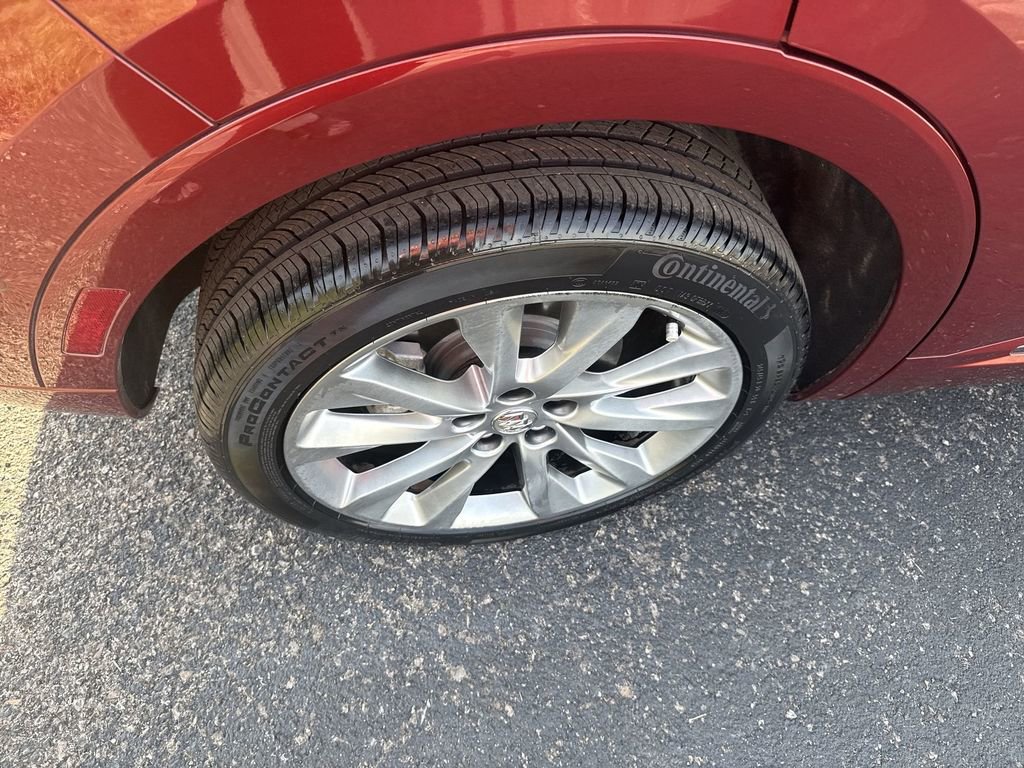 Certified 2023 Buick Envision Avenir image 40