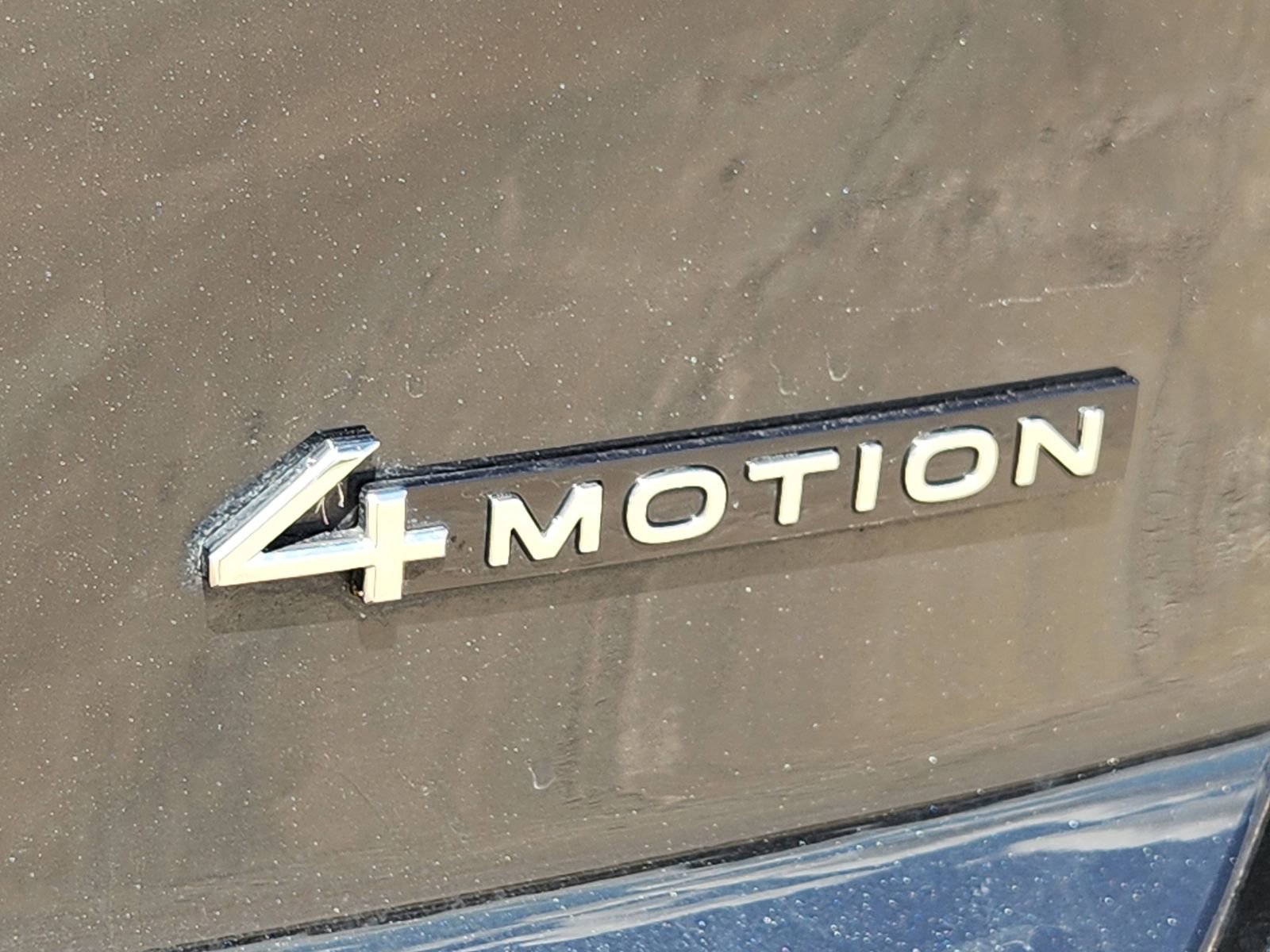 Used 2025 Volkswagen Atlas Cross Sport SEL R-Line AWD/4WD image 13