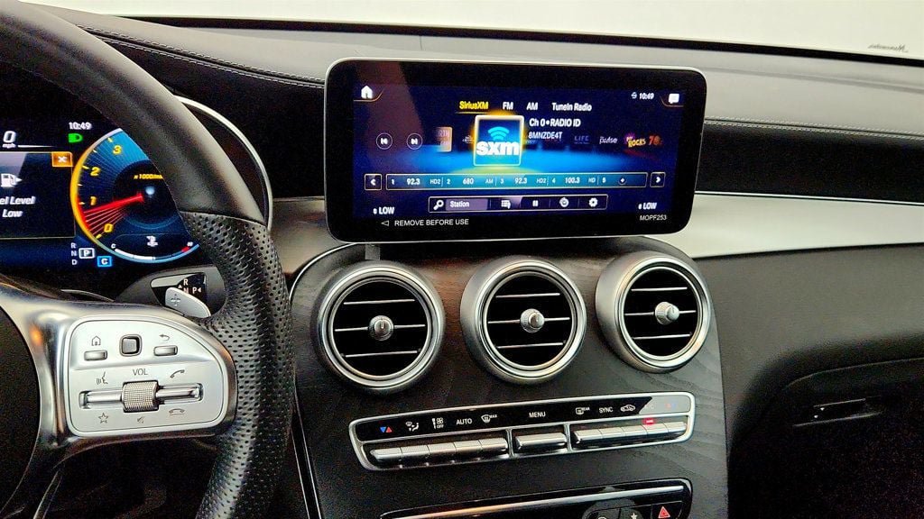 Used 2023 Mercedes-Benz GLC 300 4MATIC Coupe image 17