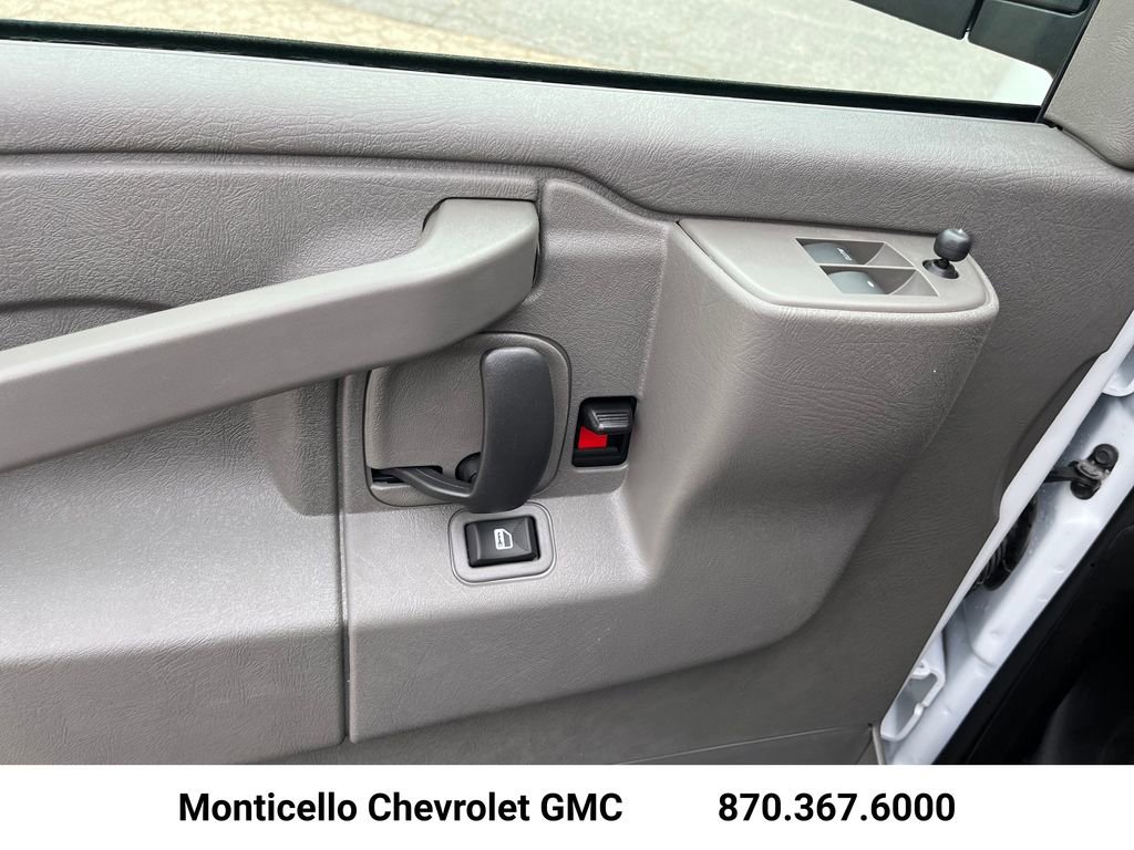 New 2026 Chevrolet Express 2500 Extended image 10