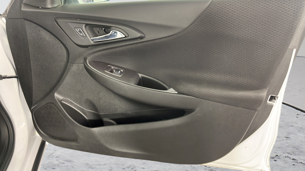 Used 2022 Chevrolet Malibu LT FWD image 21