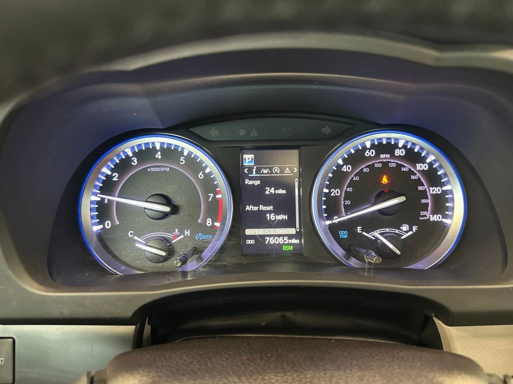 Used 2019 Toyota Highlander Limited Platinum w/ Carpet Mat Package (TMS) AWD/4WD image 13