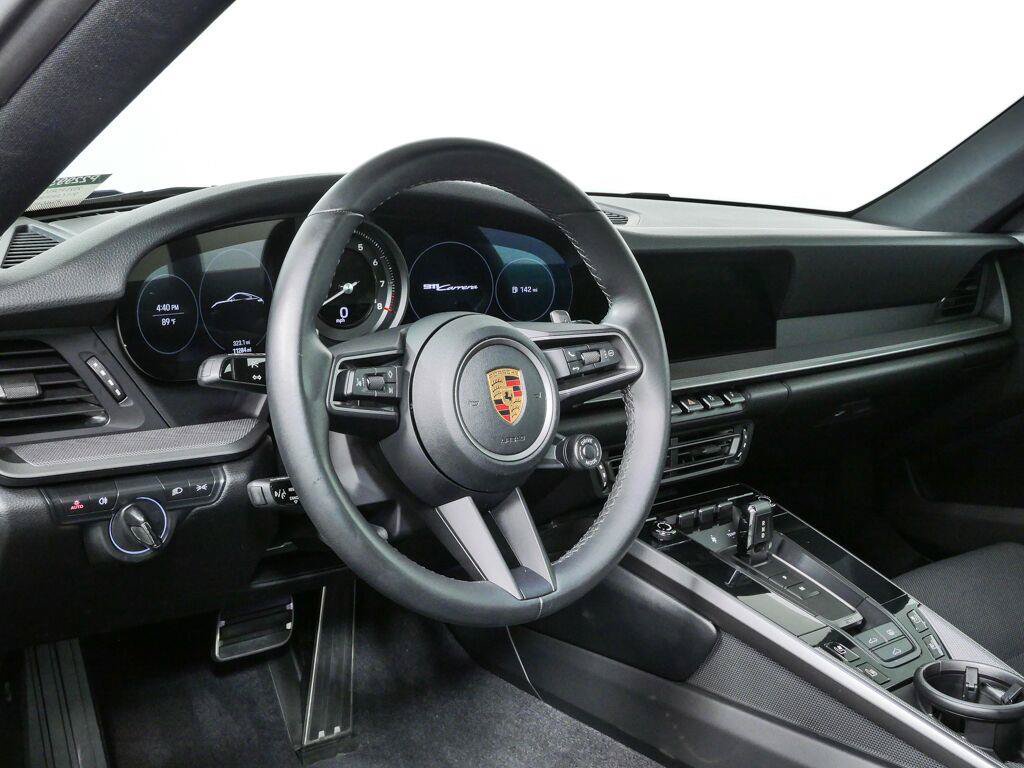 Used 2023 Porsche 911 Carrera RWD image 4