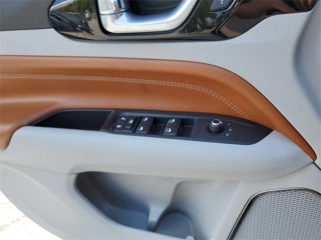 Used 2022 Jeep Compass Limited w/ Elite Group image 23