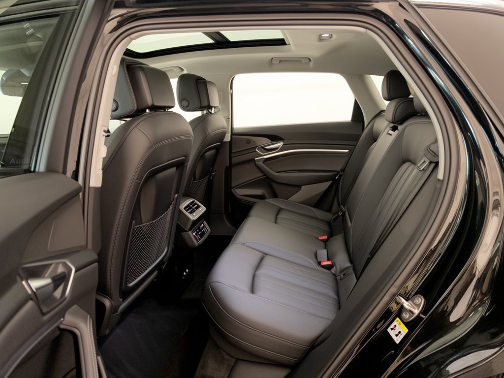 Used 2024 Audi Q8 e-tron Premium AWD/4WD image 25