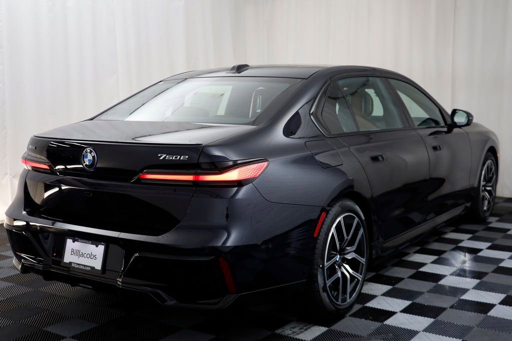 Used 2025 BMW 750e xDrive w/ Executive Package image 20