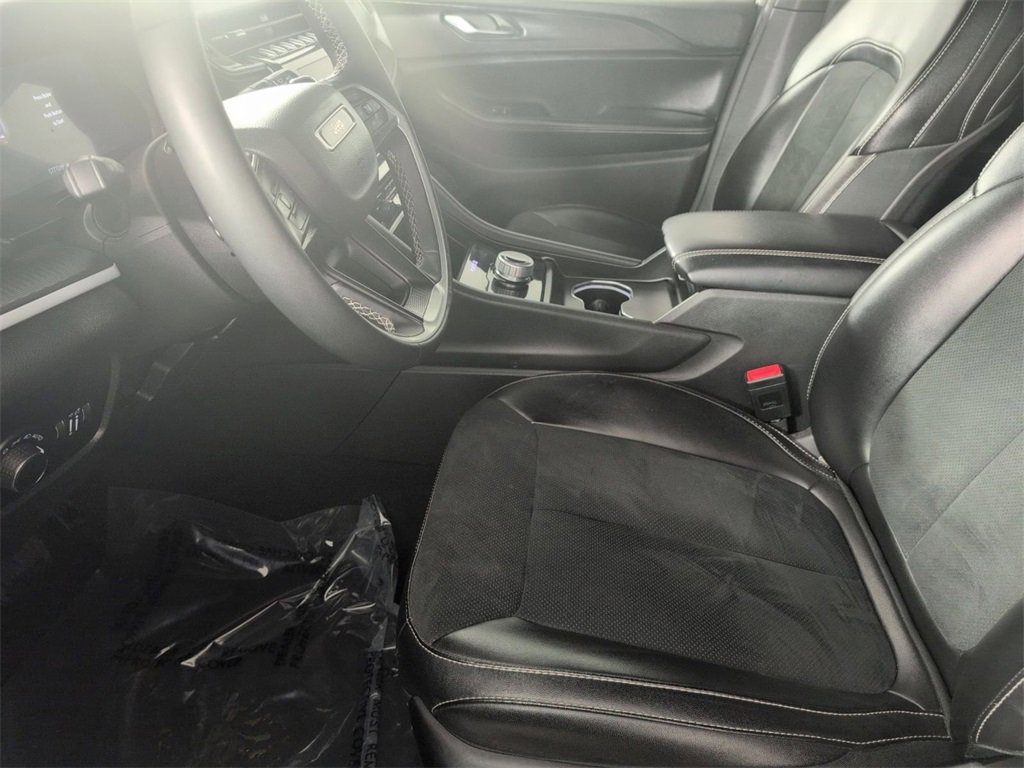 Certified 2024 Jeep Grand Cherokee L Laredo image 12