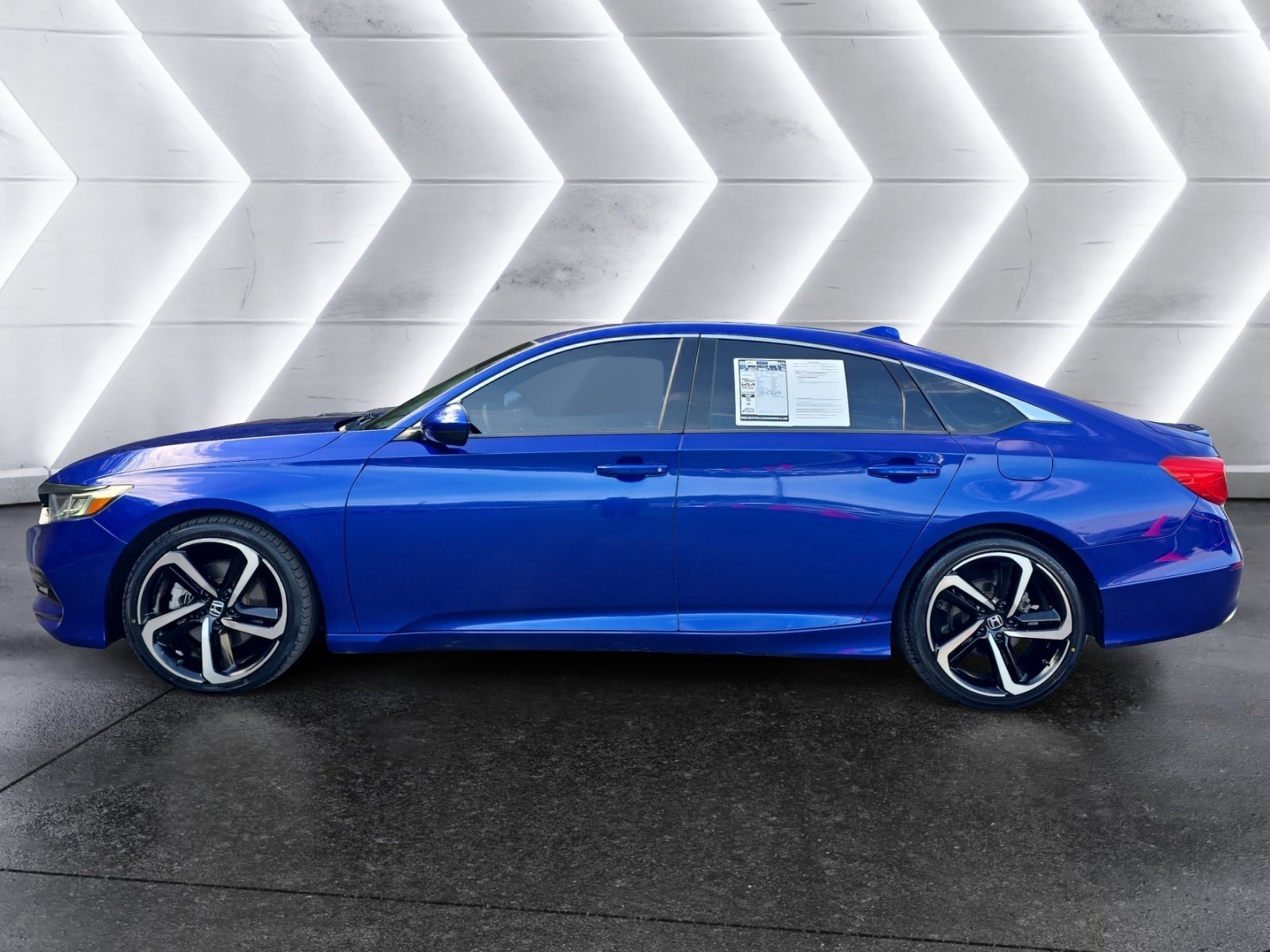 Used 2019 Honda Accord Sport image 2