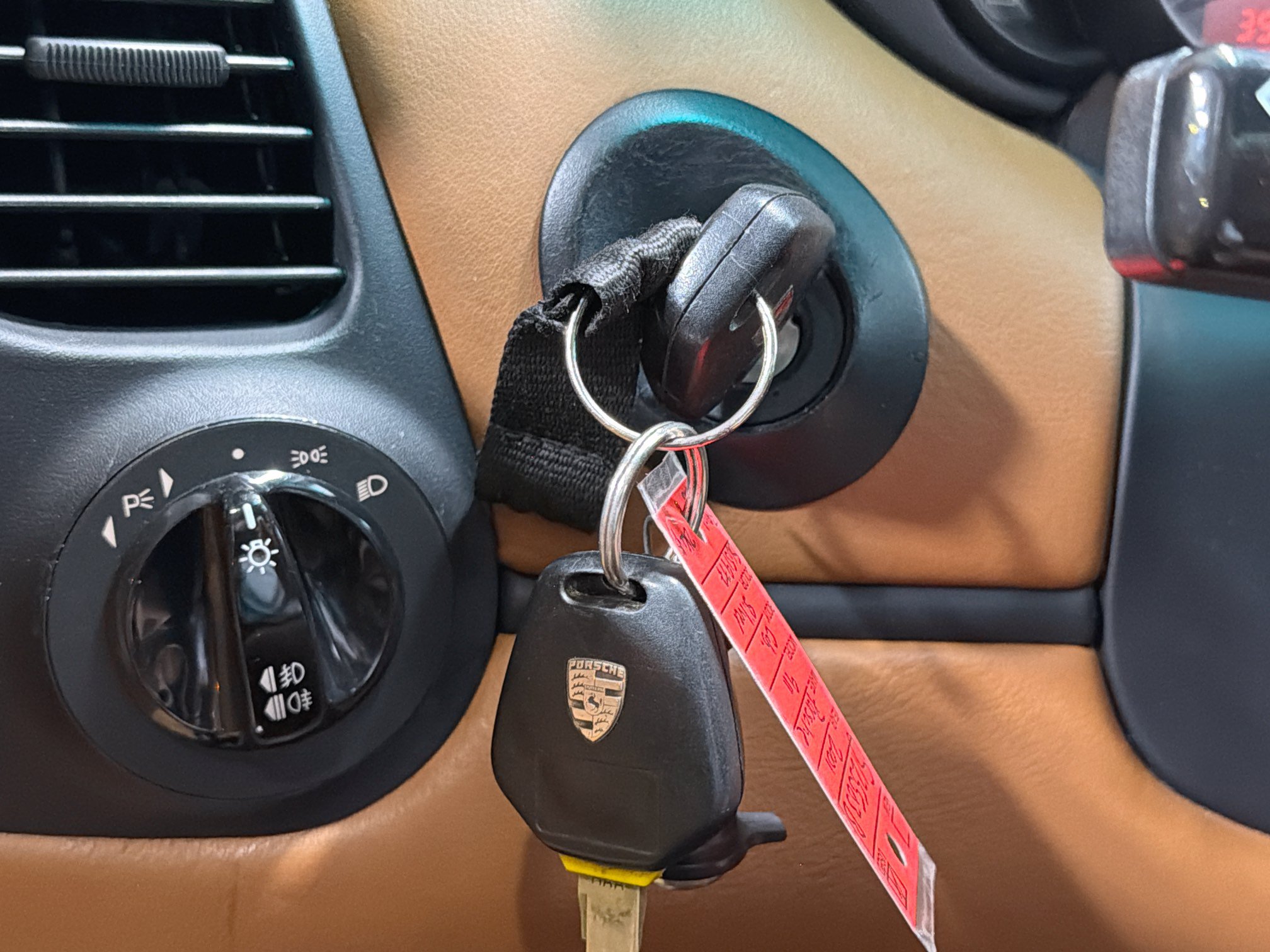 Used 2001 Porsche 911 Carrera RWD image 28