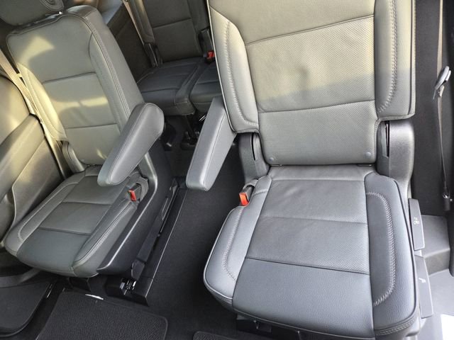 Used 2025 GMC Yukon Denali image 32