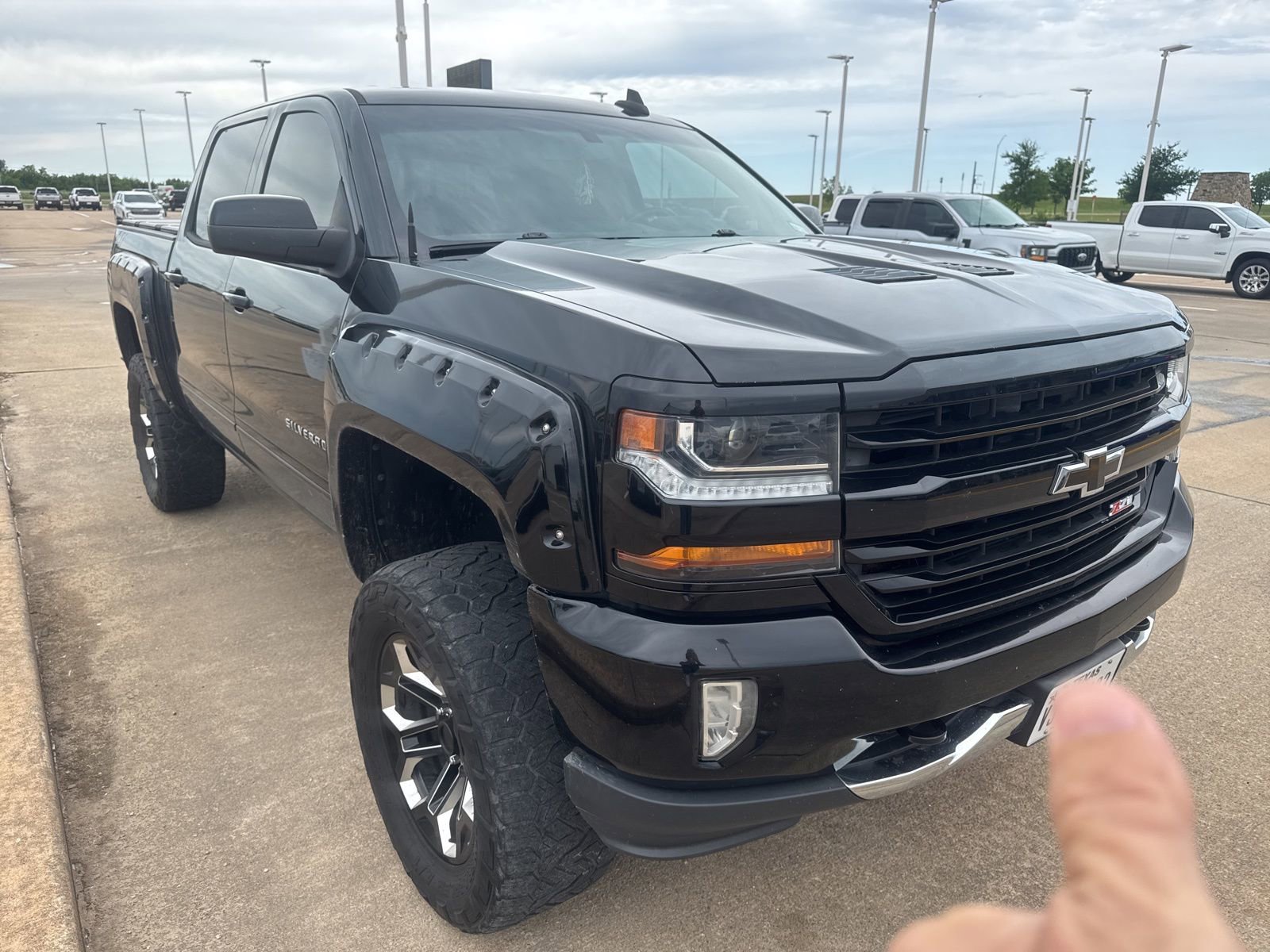 Used 2018 Chevrolet Silverado 1500 LT w/ All Star Edition AWD/4WD image 7