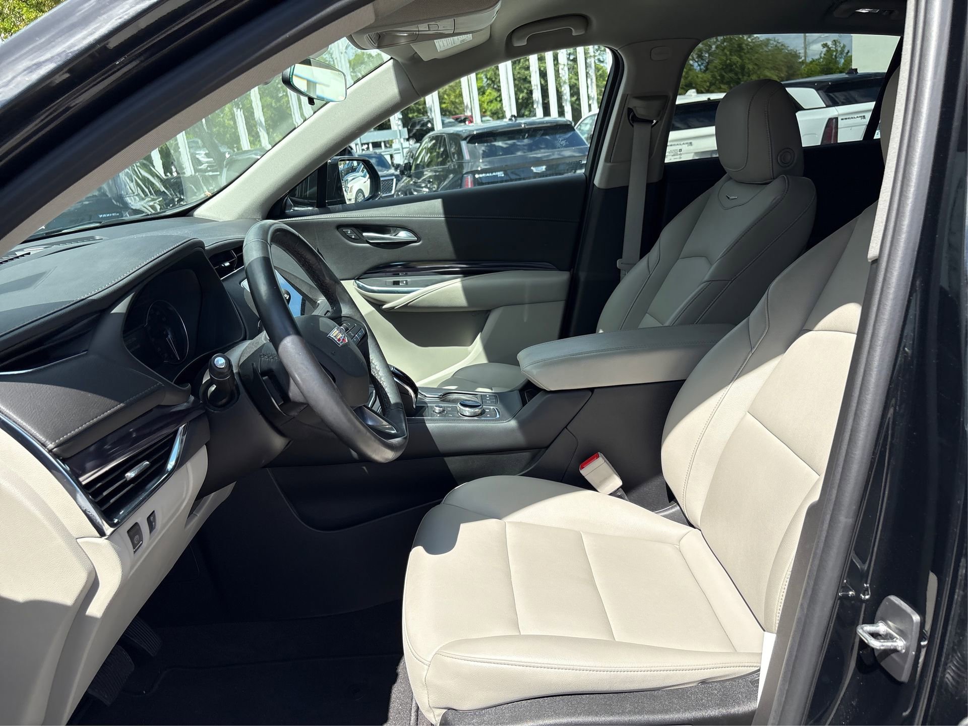 Certified 2023 Cadillac XT4 Luxury w/ Driver Awareness Package image 11