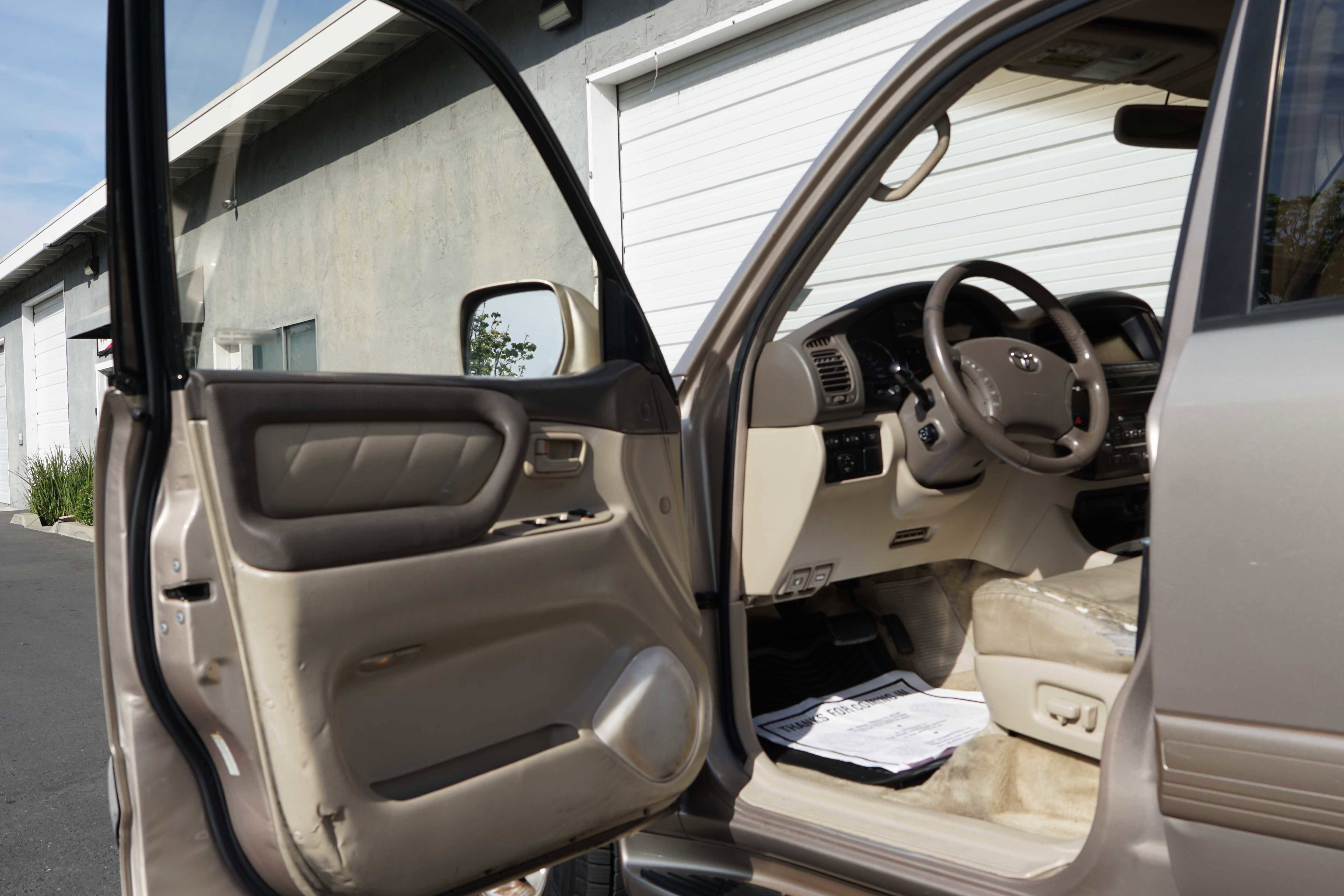 Used 2003 Toyota Land Cruiser image 37