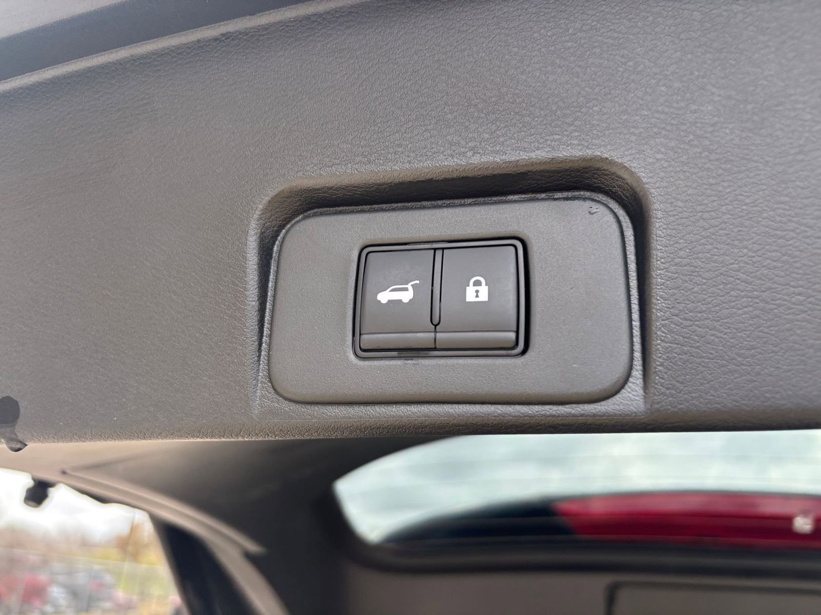 Used 2025 Nissan Rogue SV image 23