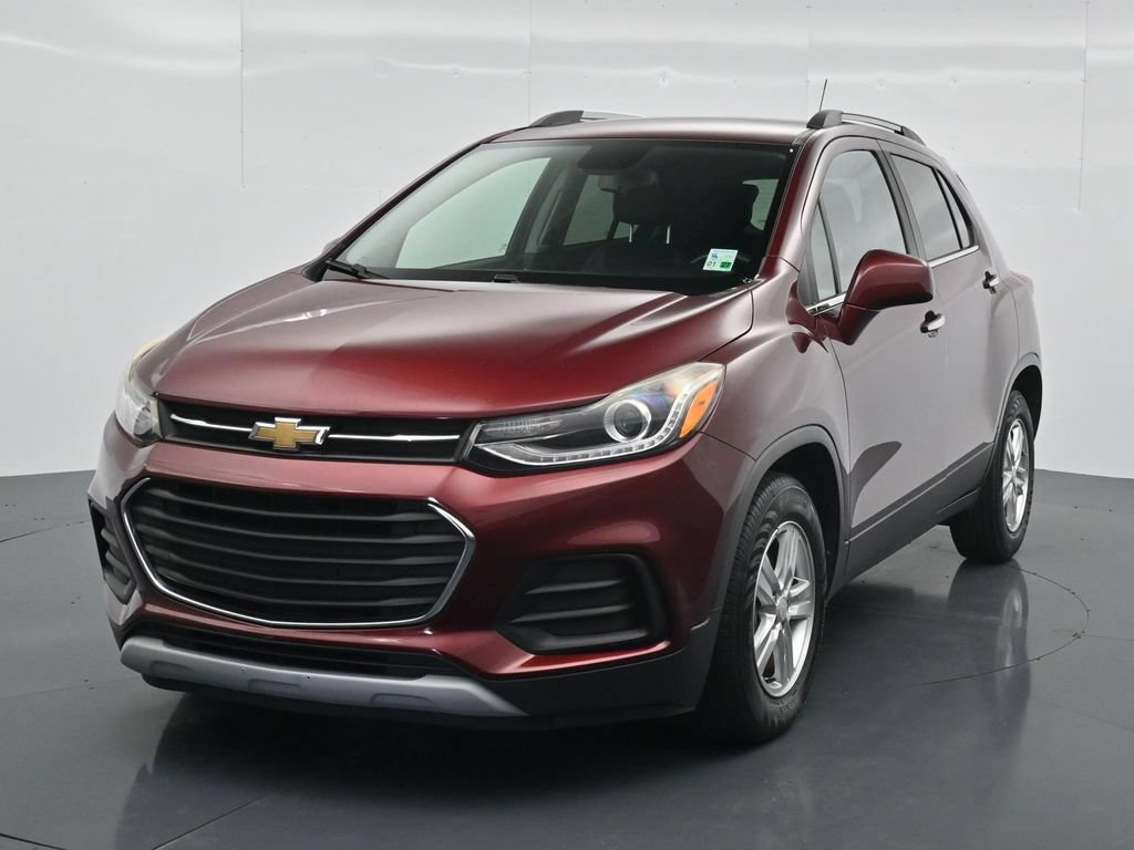 Used 2017 Chevrolet Trax LT w/ LT Convenience Package FWD image 2