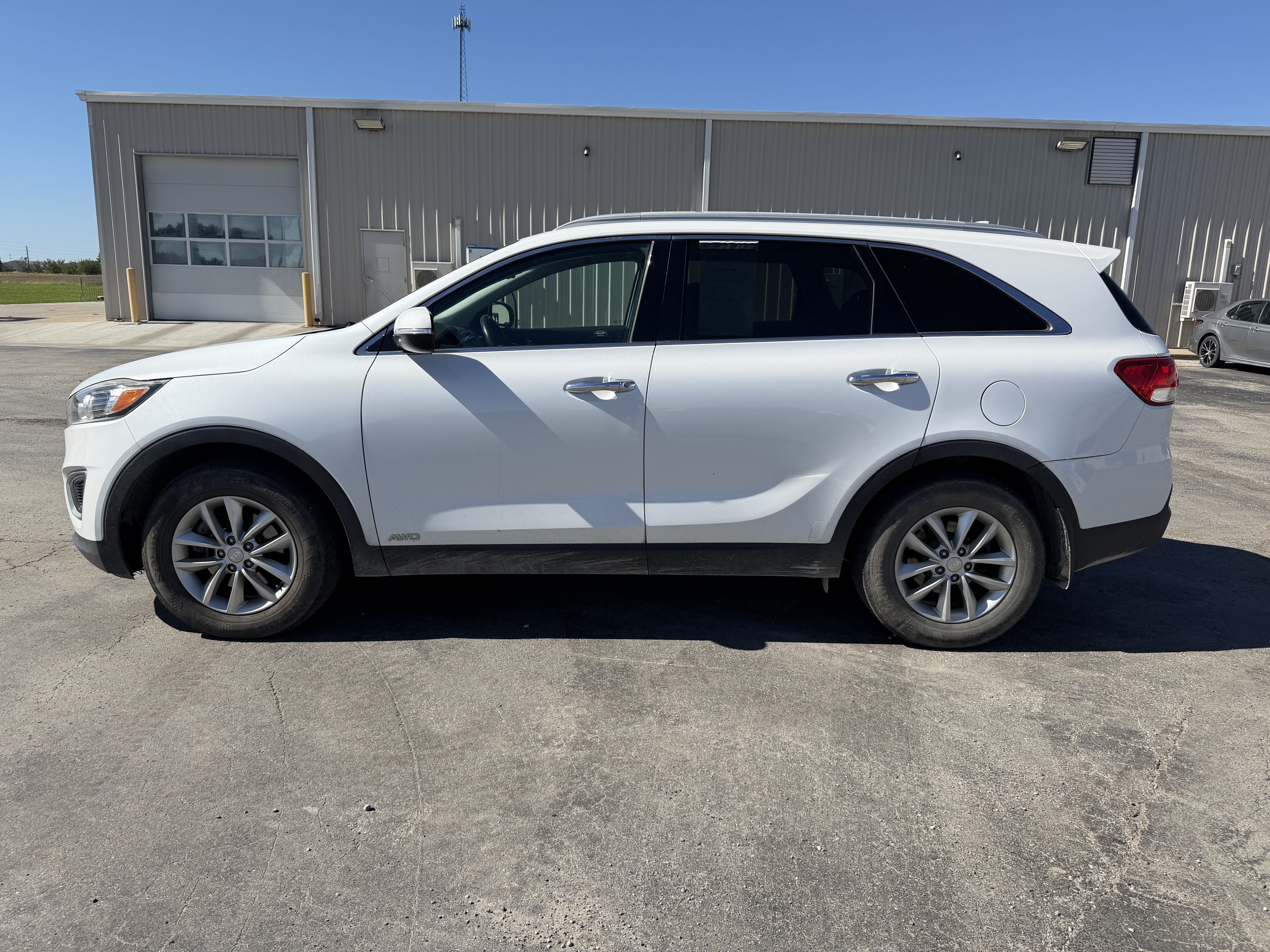 Used 2017 Kia Sorento AWD w/ LX Convenience Package image 5