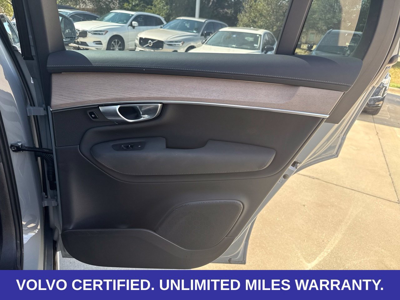 Certified 2026 Volvo XC90 B6 Plus AWD/4WD image 24