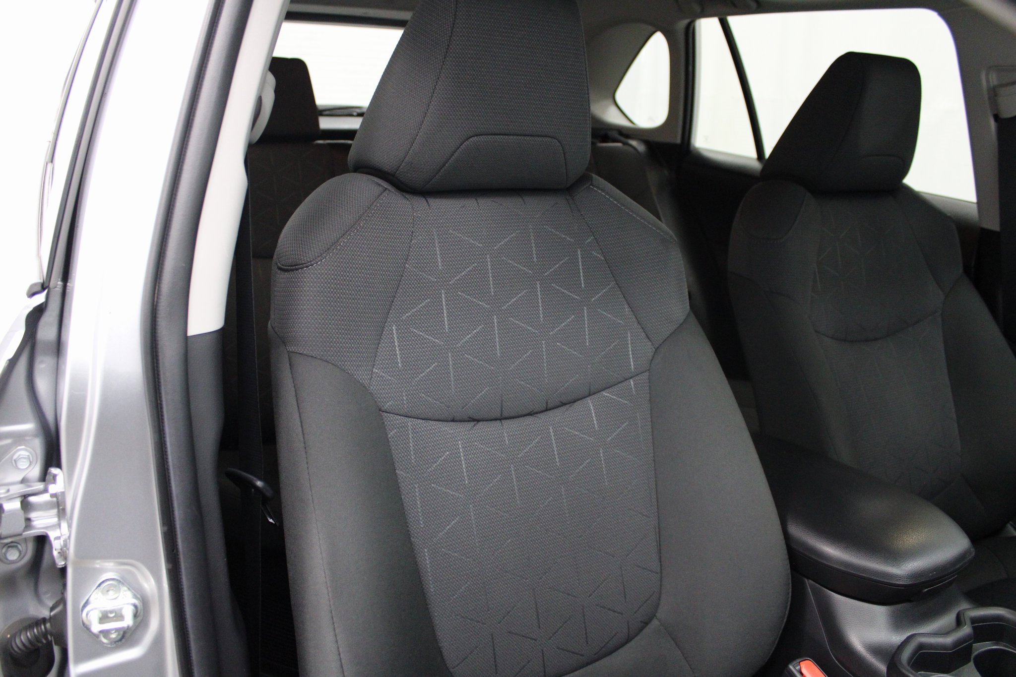 Used 2021 Toyota RAV4 XLE image 29