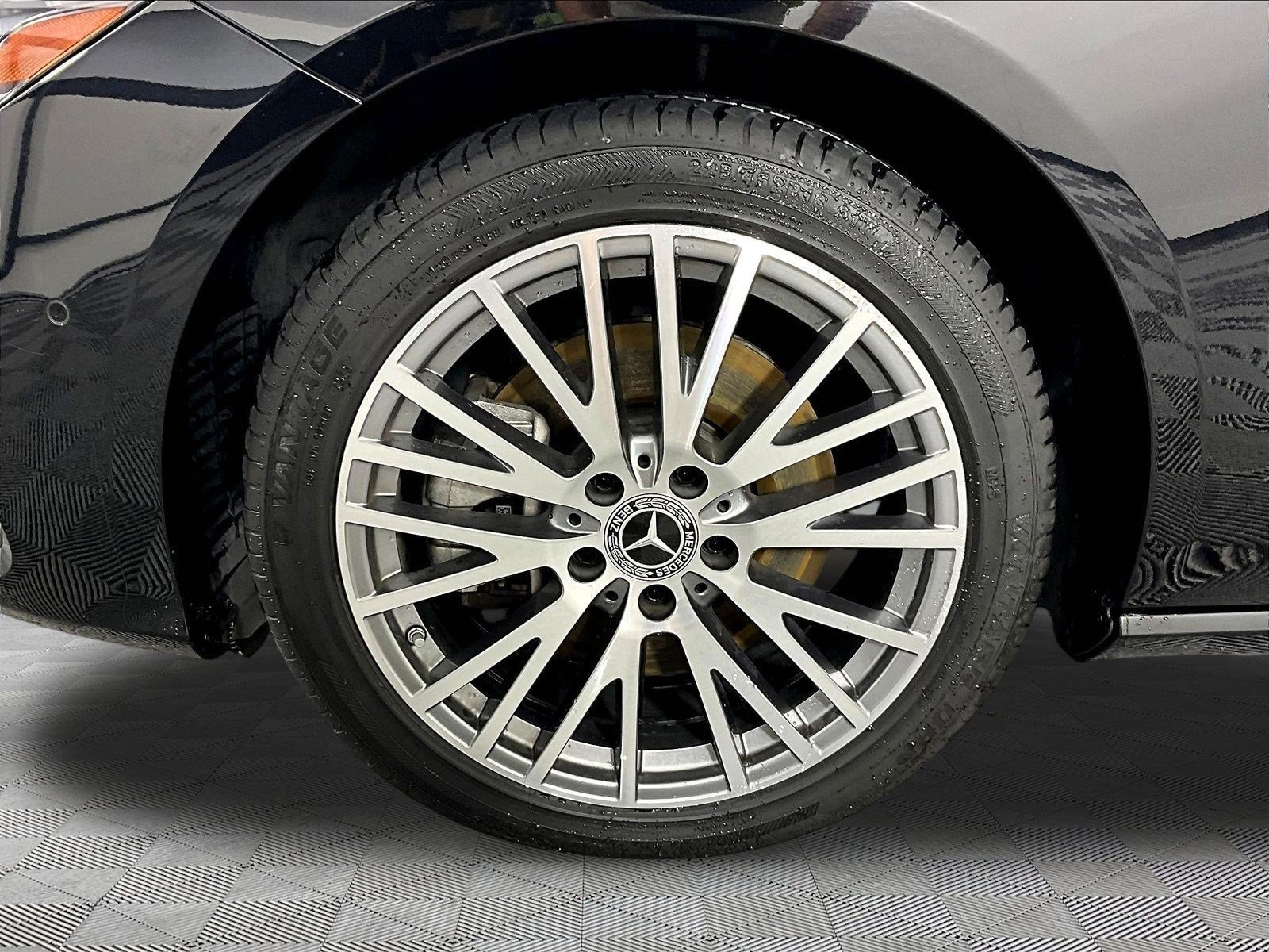 Used 2025 Mercedes-Benz CLA 250 4MATIC image 34