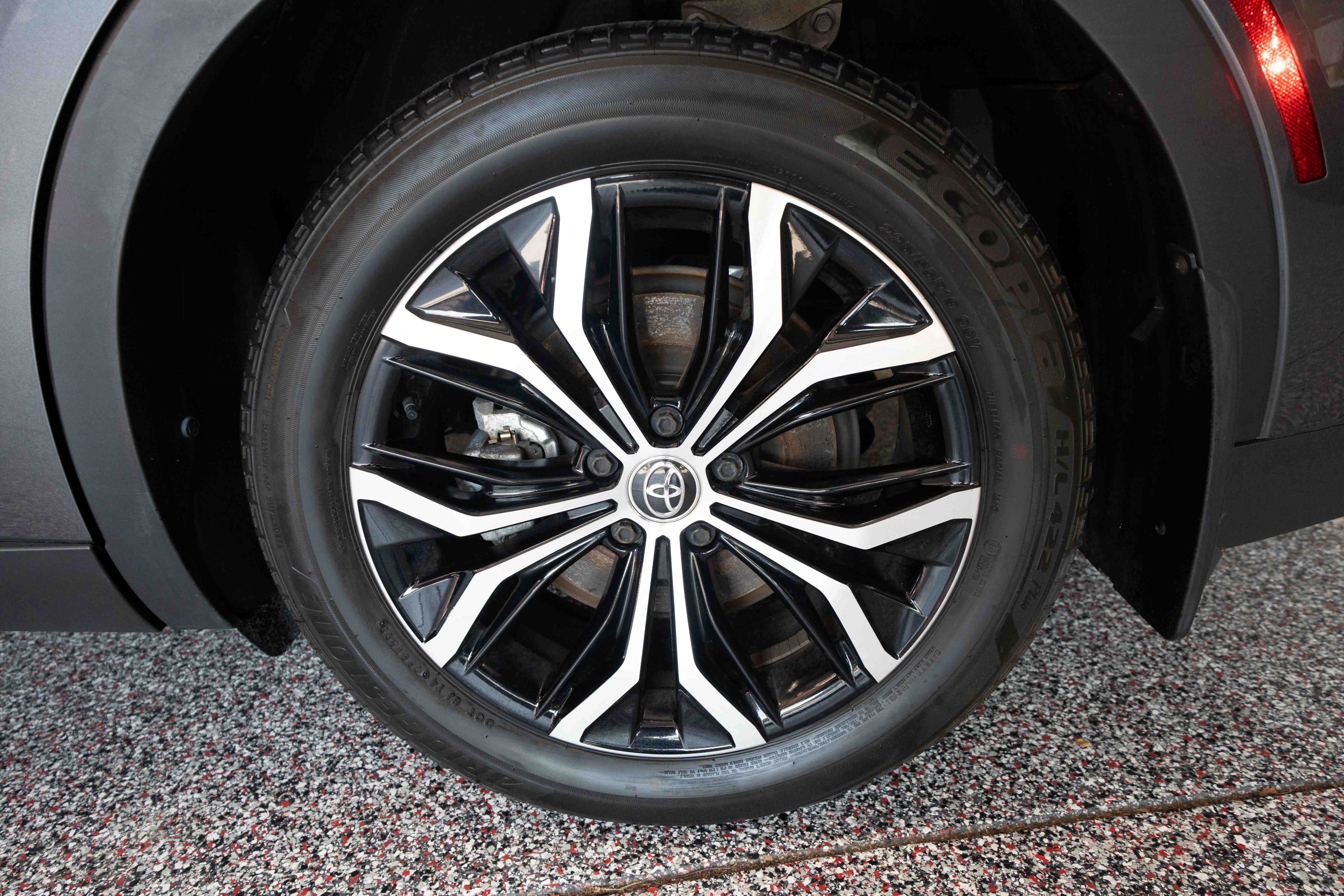 Used 2023 Toyota Crown AWD/4WD image 28