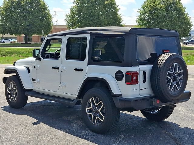 Used 2025 Jeep Wrangler Unlimited Sahara w/ Safety Group AWD/4WD image 4