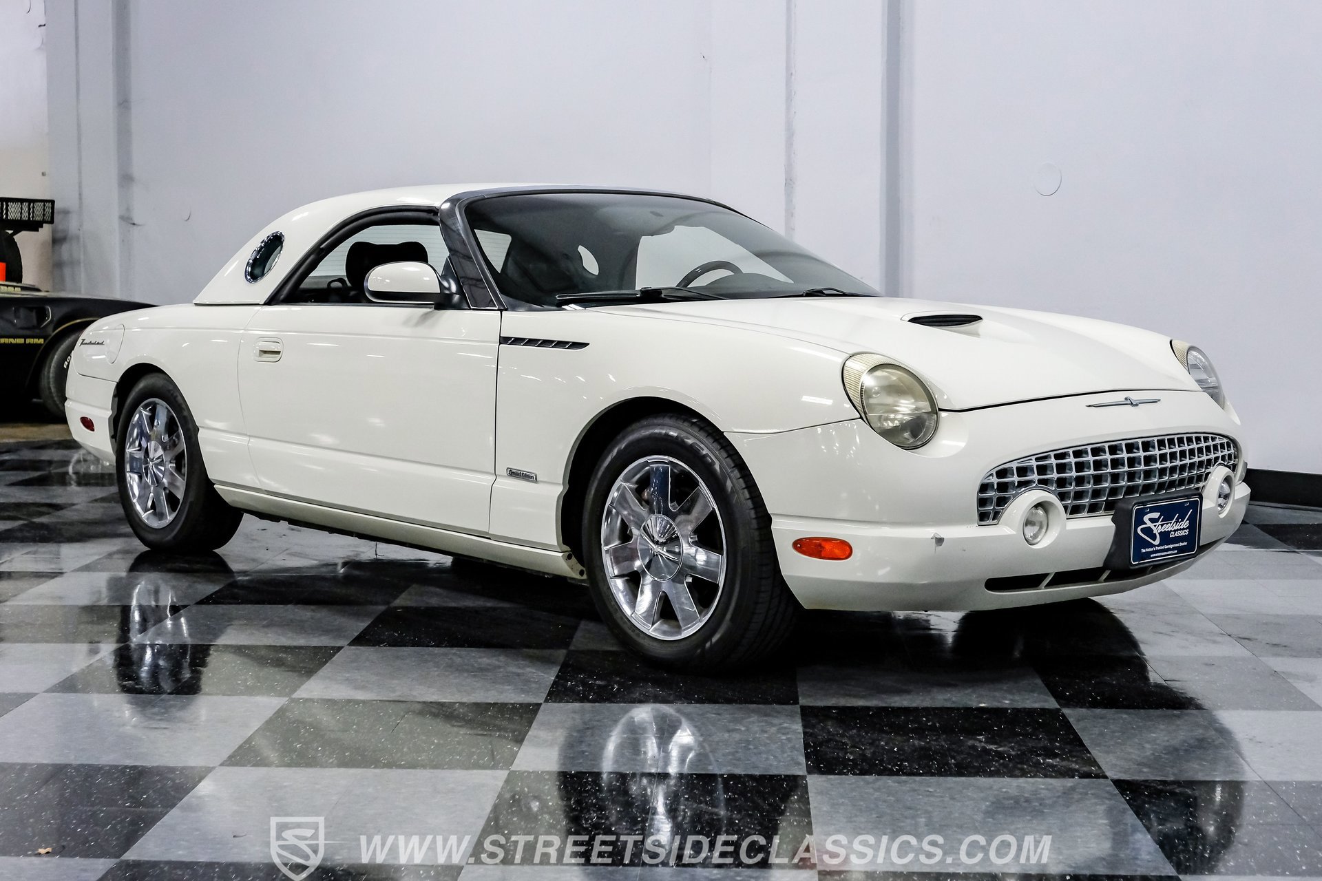 Used 2002 Ford Thunderbird image 16