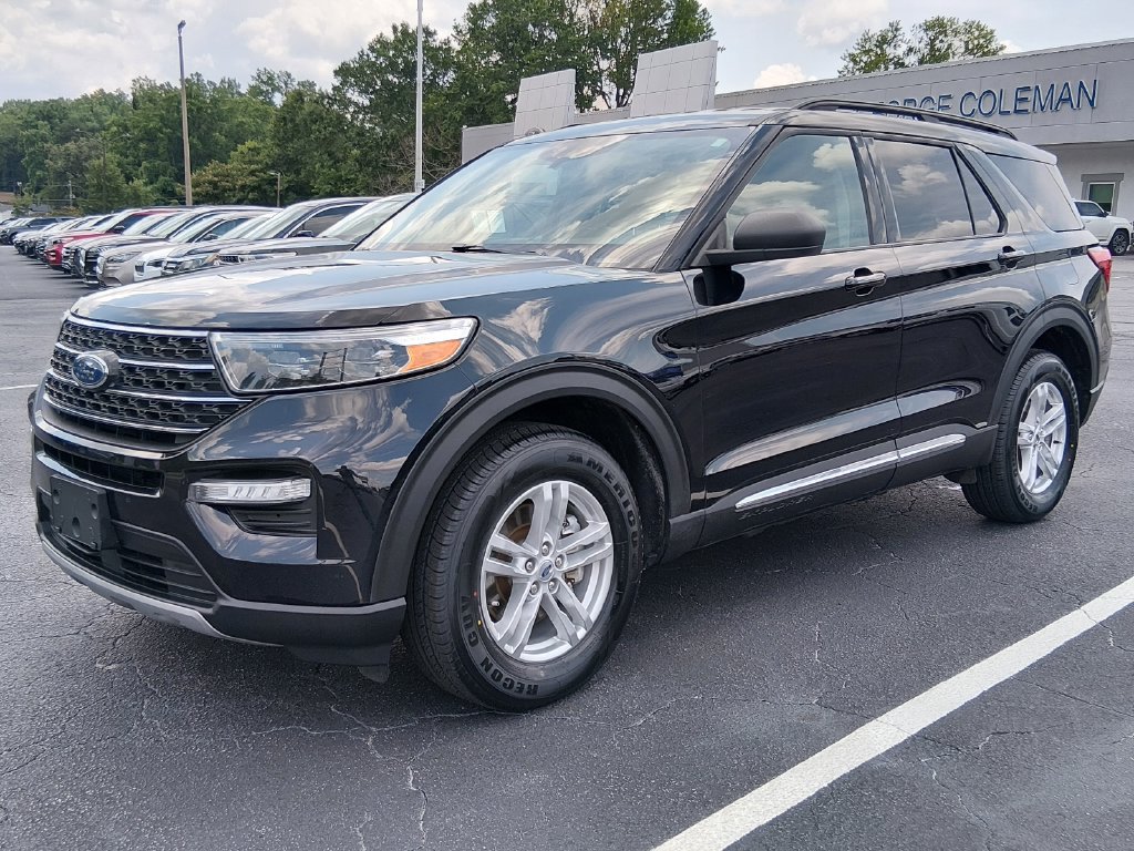 Certified 2023 Ford Explorer XLT w/ Equipment Group 202A AWD/4WD image 8