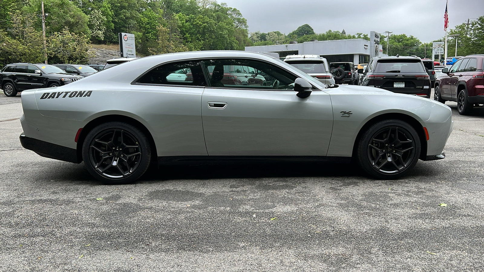 New 2024 Dodge Charger R/T w/ Plus Group image 2