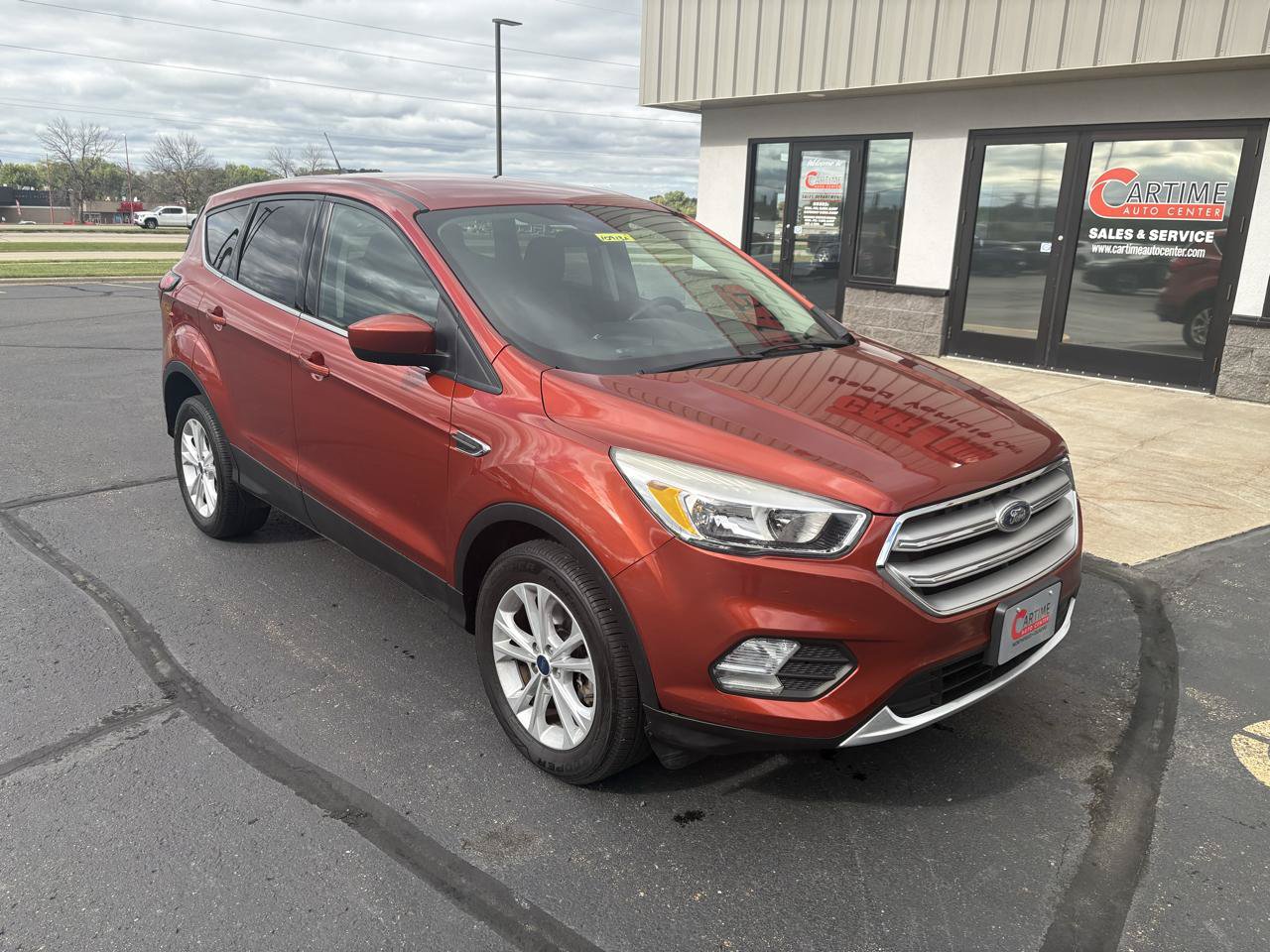 Used 2019 Ford Escape SE AWD/4WD image 2