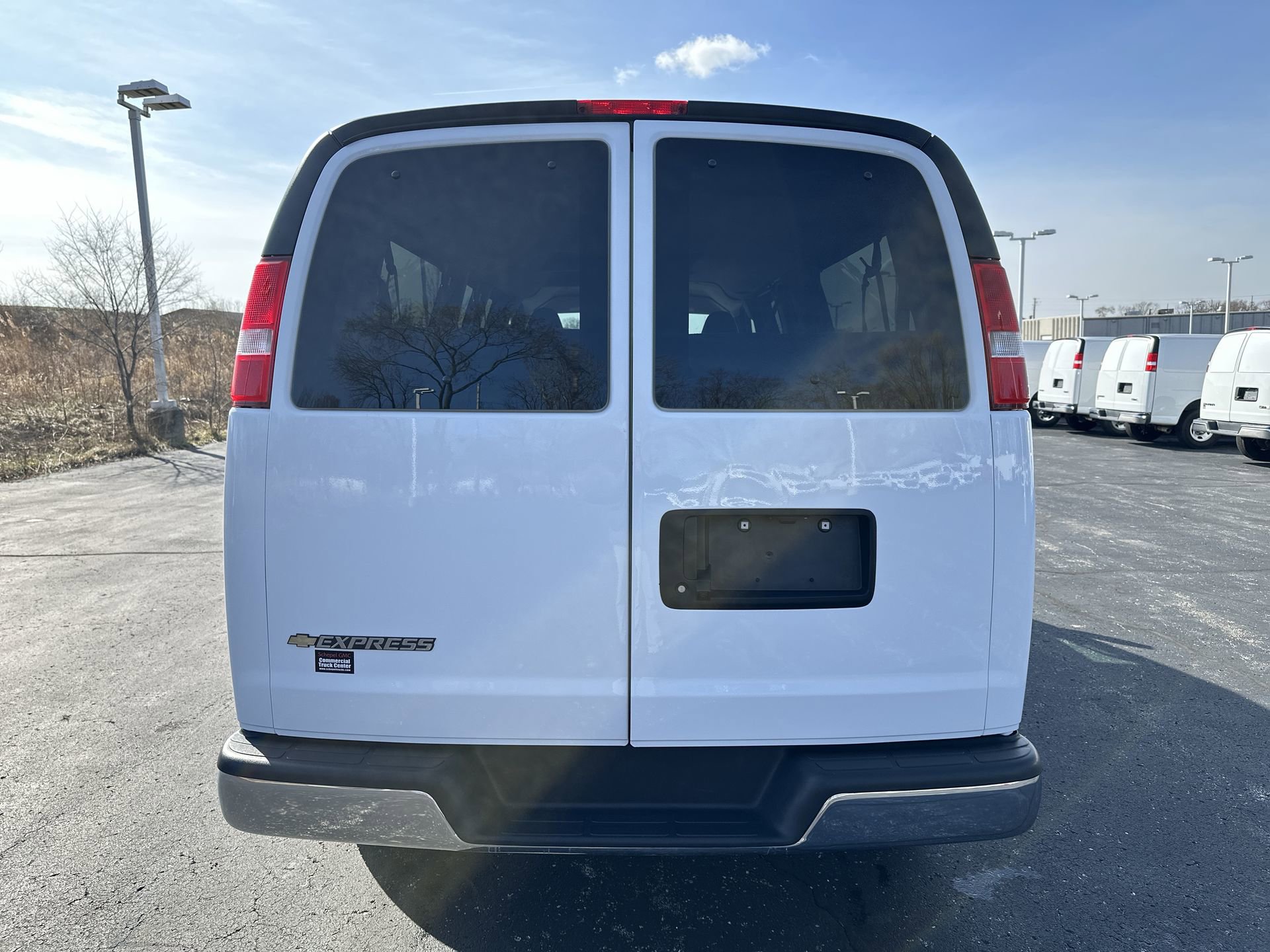 Used 2025 Chevrolet Express 3500 LT w/ LT Preferred Equipment Group RWD image 22