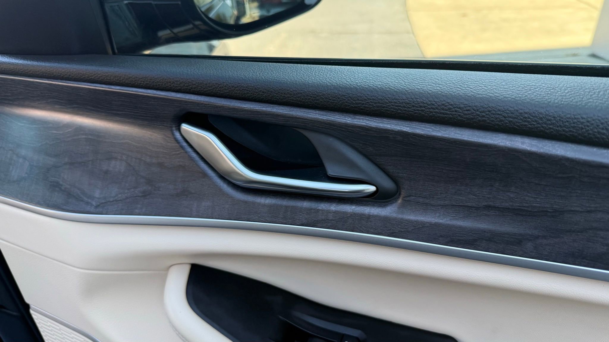 Used 2023 Jeep Grand Cherokee 4WD 4xe image 27