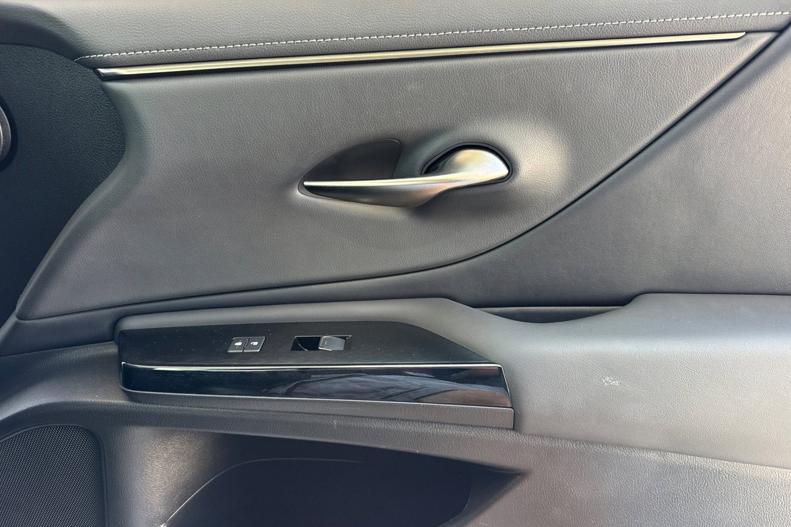 Certified 2023 Lexus ES 300h F Sport FWD image 21