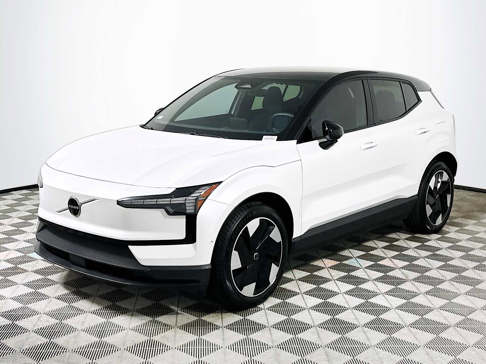 Used 2025 Volvo EX30 Ultra w/ Protection Package Premier image 3