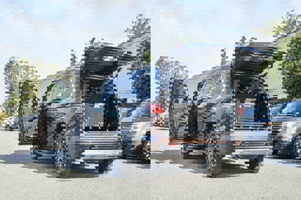 Used 2023 Toyota Sequoia Limited image 33