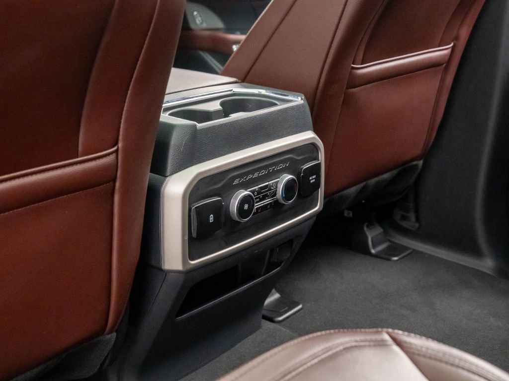 Used 2024 Ford Expedition Max Limited image 16