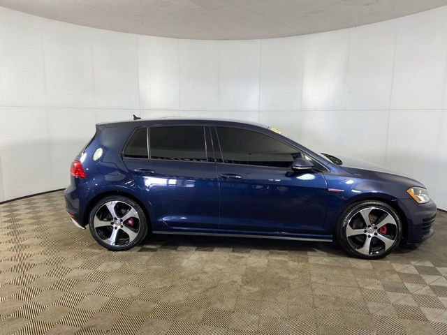 Used 2015 Volkswagen Golf 4-Door image 4