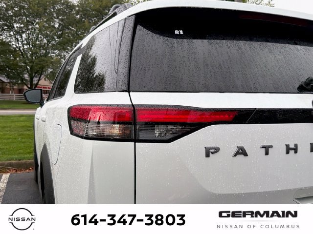 New 2026 Nissan Pathfinder SL AWD/4WD image 8