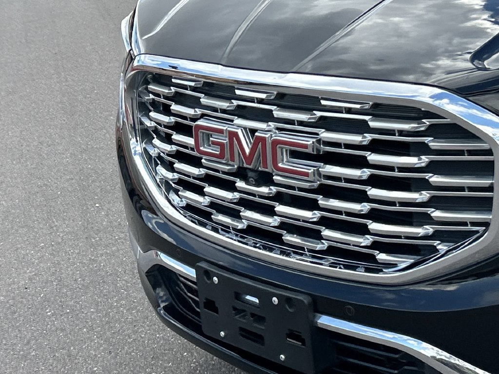 Used 2020 GMC Terrain Denali w/ GMC Pro Grade Package AWD/4WD image 32