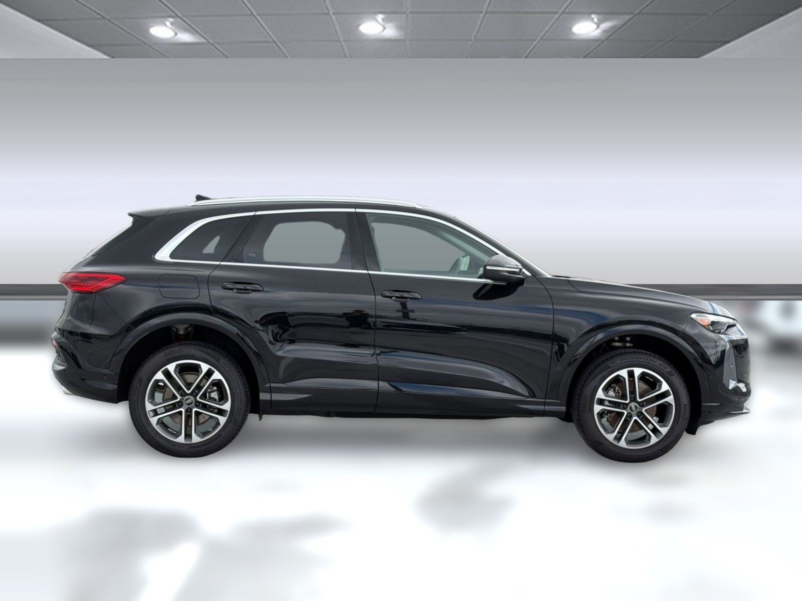 Used 2025 Audi Q5 Premium w/ Convenience Package AWD/4WD image 8