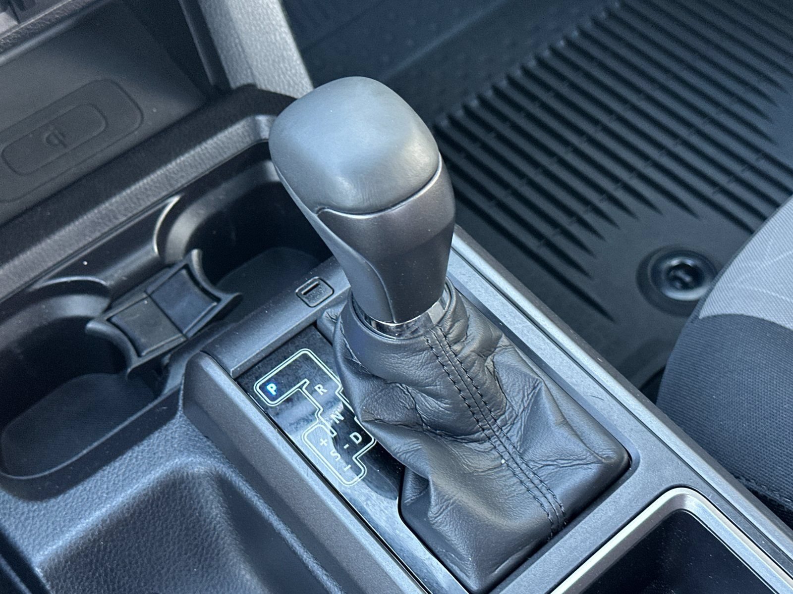 Used 2021 Toyota Tacoma TRD Sport AWD/4WD image 19
