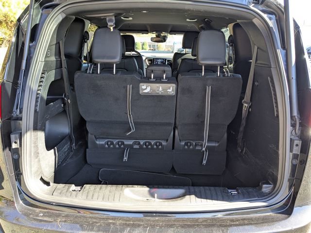 Certified 2020 Chrysler Pacifica Touring-L w/ Advanced Safetytec Group image 5