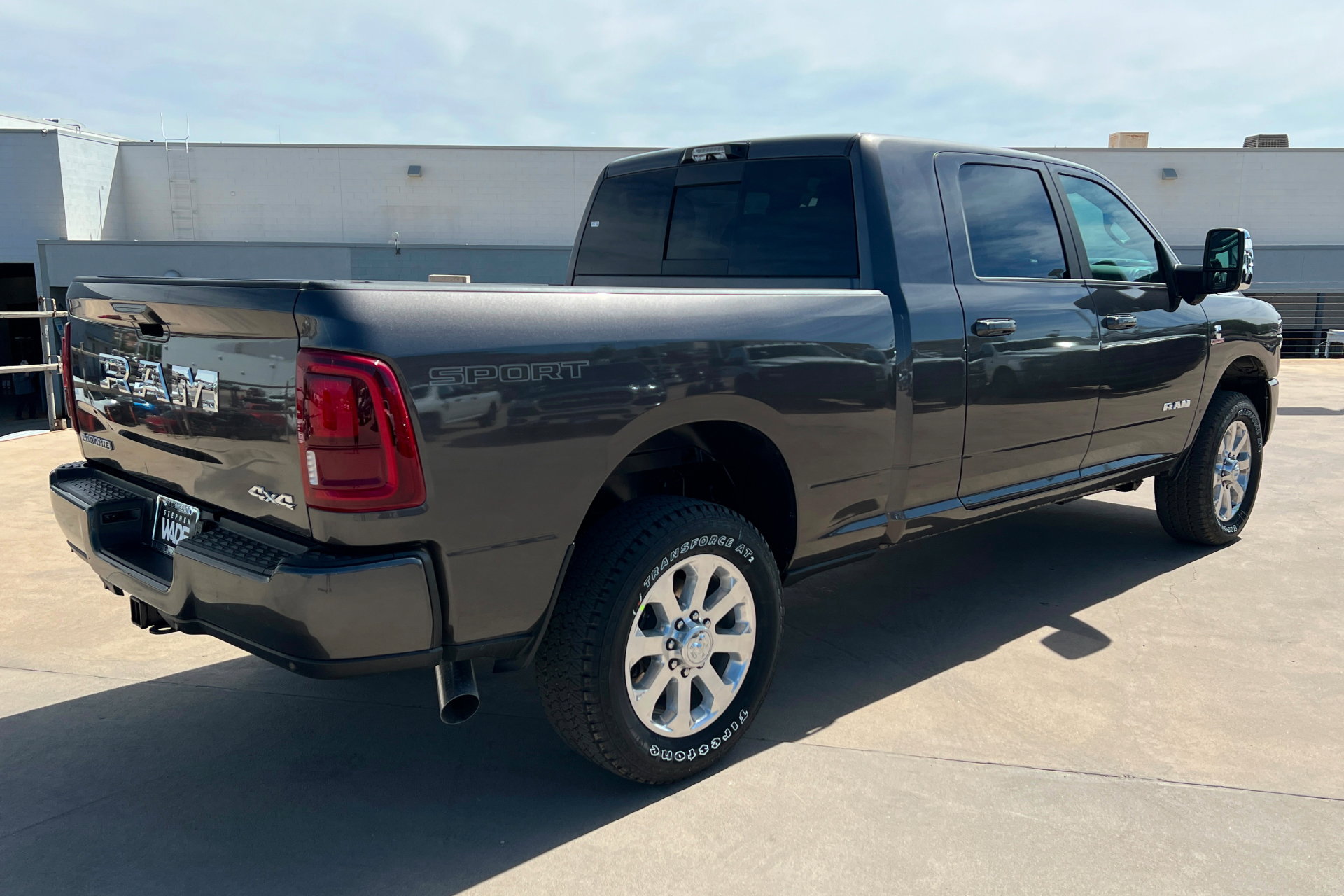 New 2026 RAM 3500 Laramie AWD/4WD image 5