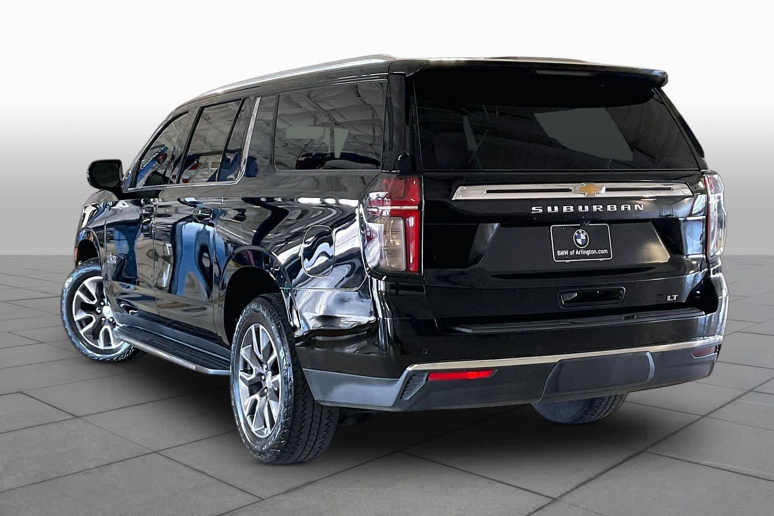 Used 2021 Chevrolet Suburban LT w/ Luxury Package RWD image 11